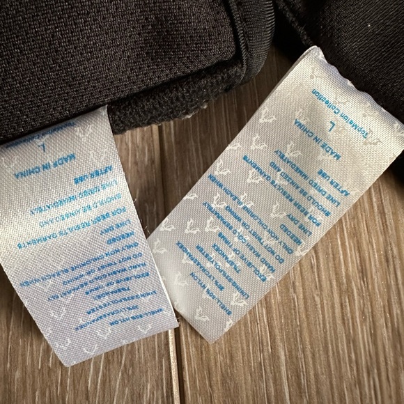 ⛱️ Top melon black fringe bikini set. Never worn - Picture 3 of 8